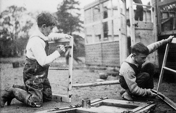0220, PW 097,     3 Jul 1951, Painting window frames - Barry Liddle &amp; Peter Webb