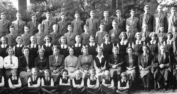 0255, 1951-26, 10 Oct 1951, Annual School Photo  BGS 3 + 4
