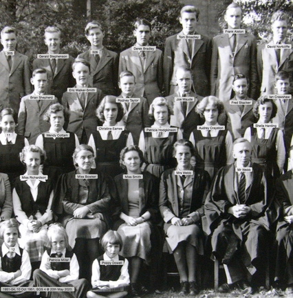 0240, 1951-15, 10 Oct 1951, Annual School photo  BGS 4 of 8 Lables