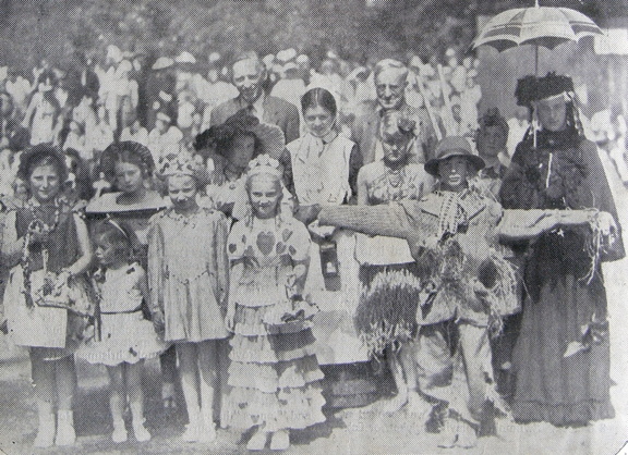 0290, C52 24A,  9 Apr 1952, The Garden Fete, 1951