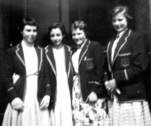 0712, MF q,     16 Jun 1955, Pauline Battersby, Beryl Liddle, Patricia Garnett &amp; Margaret Johnson