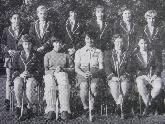 0918, C57 24L, 17 Apr 1957, First XI Hockey, 1956-57