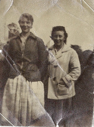 0957, JR bg, 23 Jun 1957, June Errington &amp; Joan Riding