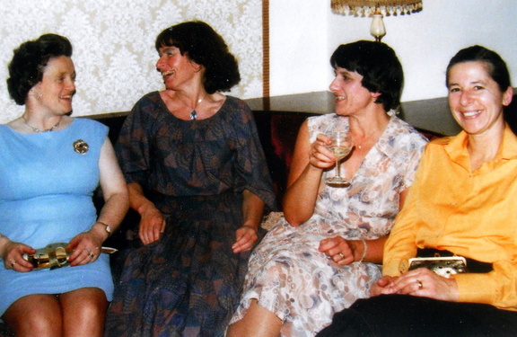 1331, B 1B 17, 15 Sep 1979, Reunion - Lucy Fletcher, Carole Benson, Doris Fletcher &amp; Ann Gorton