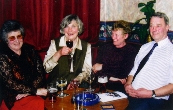 1359, B 2A 40,   4 Aug 1999, Reunion - Stephanie Wilkinson, Elisabeth Ainsworth, Mrs Maude &amp; Joe Maude