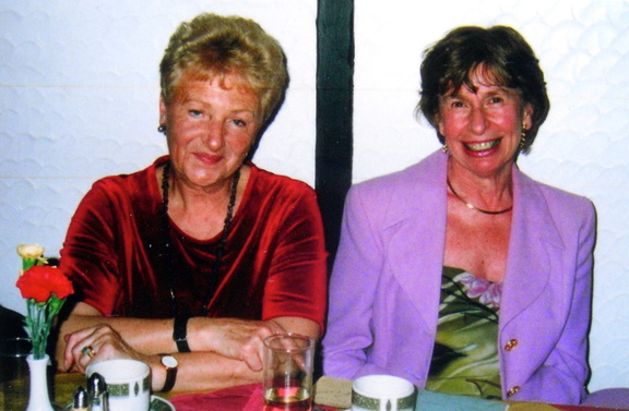 1368, B 2A 43,   1 Aug 2001, Reunion - Anne Byron &amp; Carole Benson