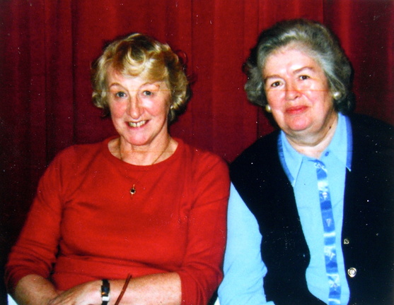 1369, B 2A 45,   1 Aug 2001, Reunion - Margaret Willan &amp; Helen Mackintosh