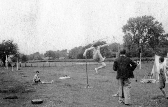 0003.40, JW 068, 10 Jul 1948, Sports Day High jump final