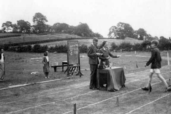 0003.45, JW 073, 10 Jul 1948, Sports Day 148, prize giving