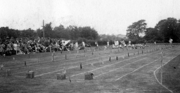 0003.60, JW 085, 10 Jul 1948, Sports Day 1948, 100 yards track race