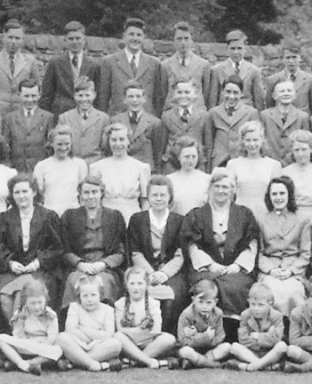 4.13, 1949-05, 11 May, Annual School Photo 5 of 8