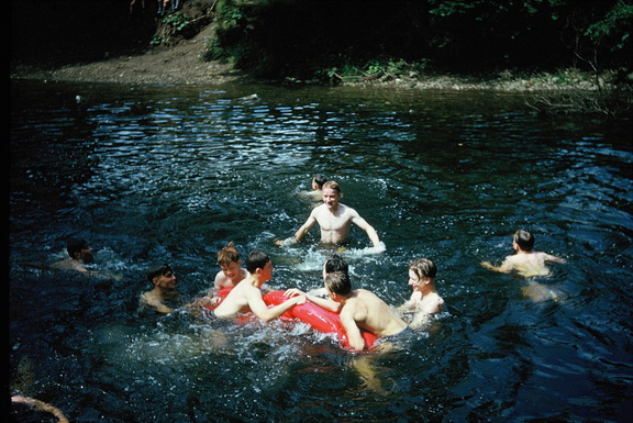 1231.08, JW 6114, 8 Jul 961, Swimming in the summer