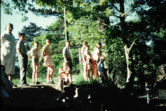 1231.16, JW 6117, 8 Jul 1961, Matron &amp; swimmers