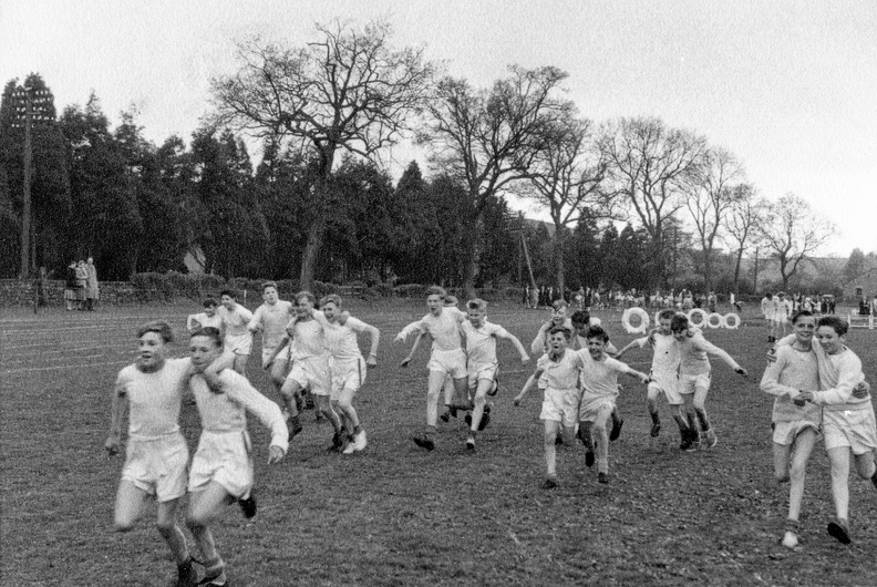 1135.12, JW 147, 22 Jul 1959, Sports Day 1959 - Junior boys three legged race.jpeg
