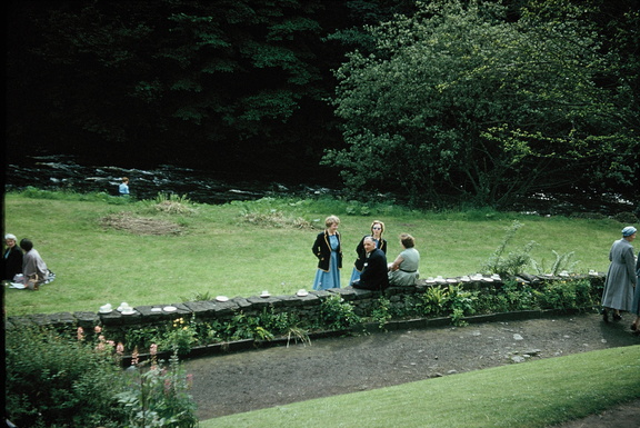 1040.80, JW 6135, 1 Jun 1958, Parents taking tea and chatting after Prize giving