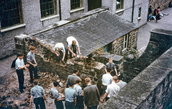 1054.30, JW 120, 5 Jul 1958, Demolishing Mr Dinsdale's office for new cloakroom