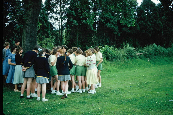 1040.20, JW 6123, 1 Jun 1958, Girls and visitors ready for sport