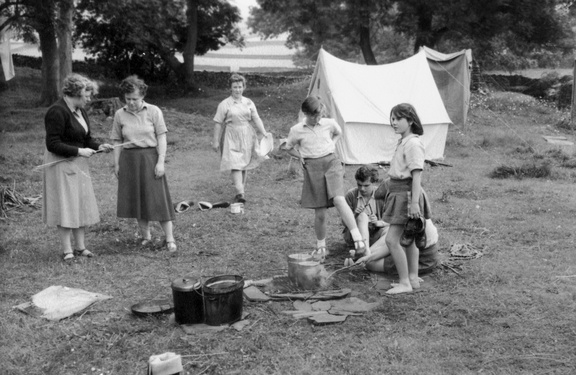 0950.90, JW 157, 2 Jun 1957, Guides at camp