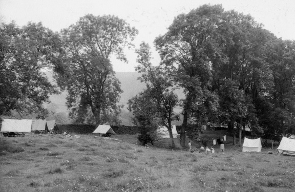 0950.45, JW 155, 2 Jun 1957, Guides at camp