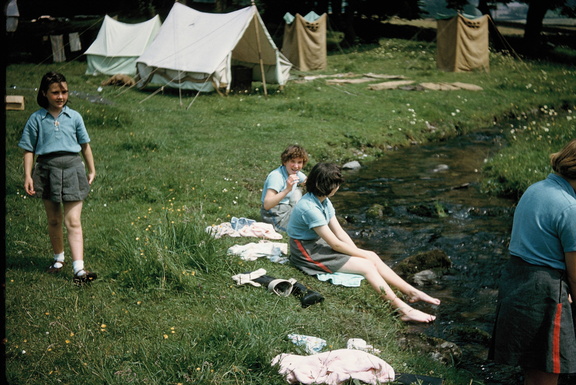 0950.10, JW 6022, 2 Jun 1957, Guides at camp