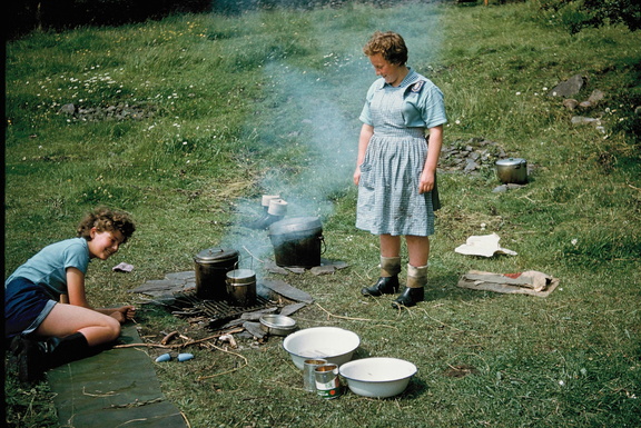 0950.05, JW 6021, 2 Jun 1957, Guides at camp
