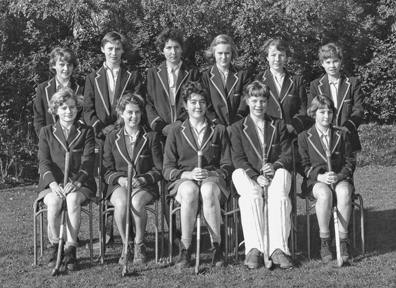 0919.01, BG 265, 17 Apr 1957, School 2nd XI Hockey 1956-57