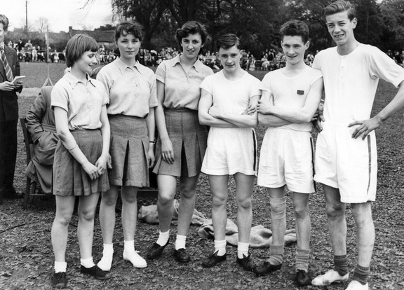 0673.00, C55 40A, 6 Apr 1955, Sports Day Winners