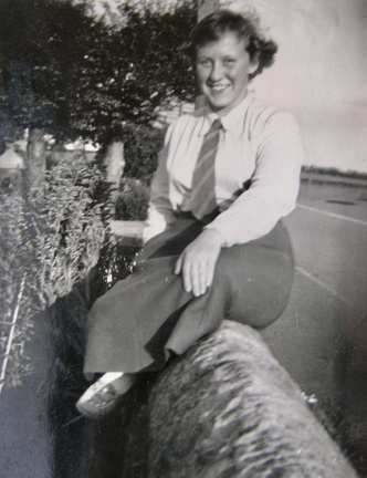 0958.10, EK 005, 1 Jul 1957, Joan Riding