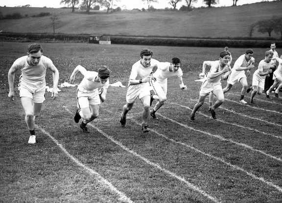 0677.01, BG 066, 6 Apr 1955, Start 100 Yards race